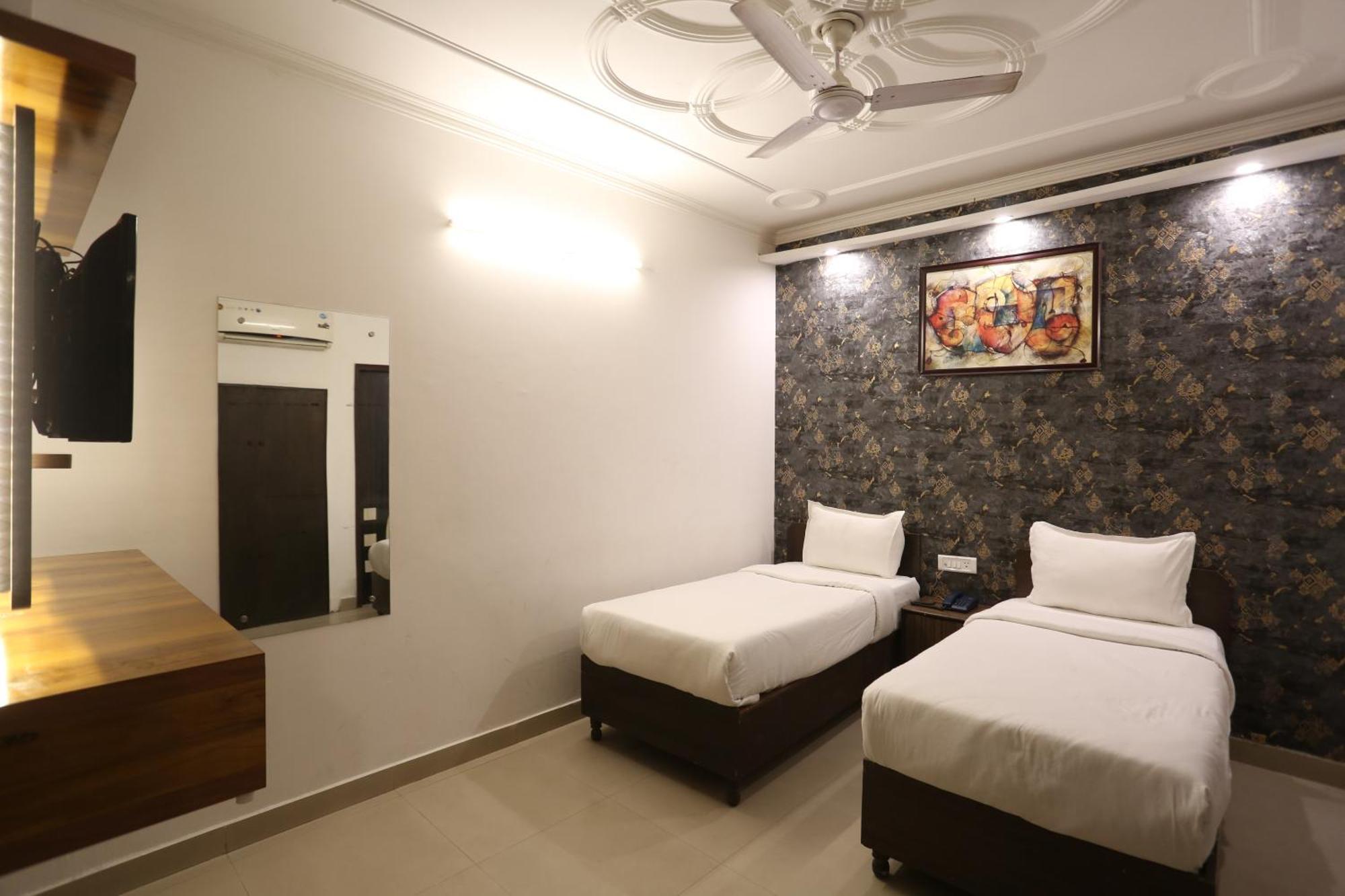 Backpackers - Ink Hotels Delhi Airport By Ss Group New Delhi Exterior photo